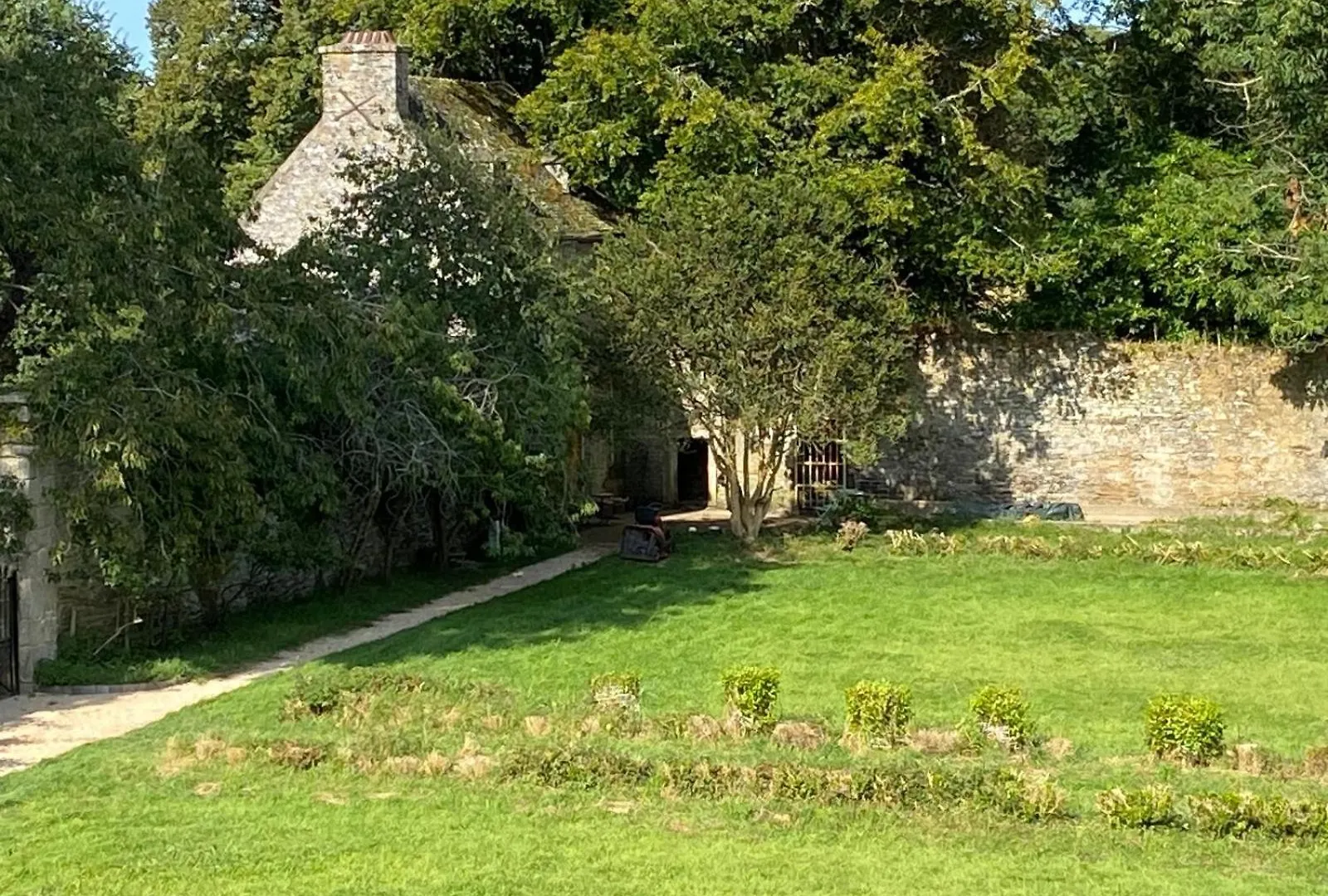Holiday home Garden Cottage Kervolongar Garlan