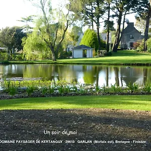 Séjour chez l'habitant Domaine Paysager De Kertanguy, Garlan