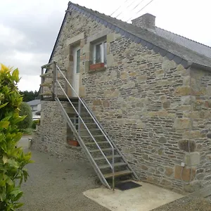 Hébergement de vacances Les De Kerroyal, Garlan
